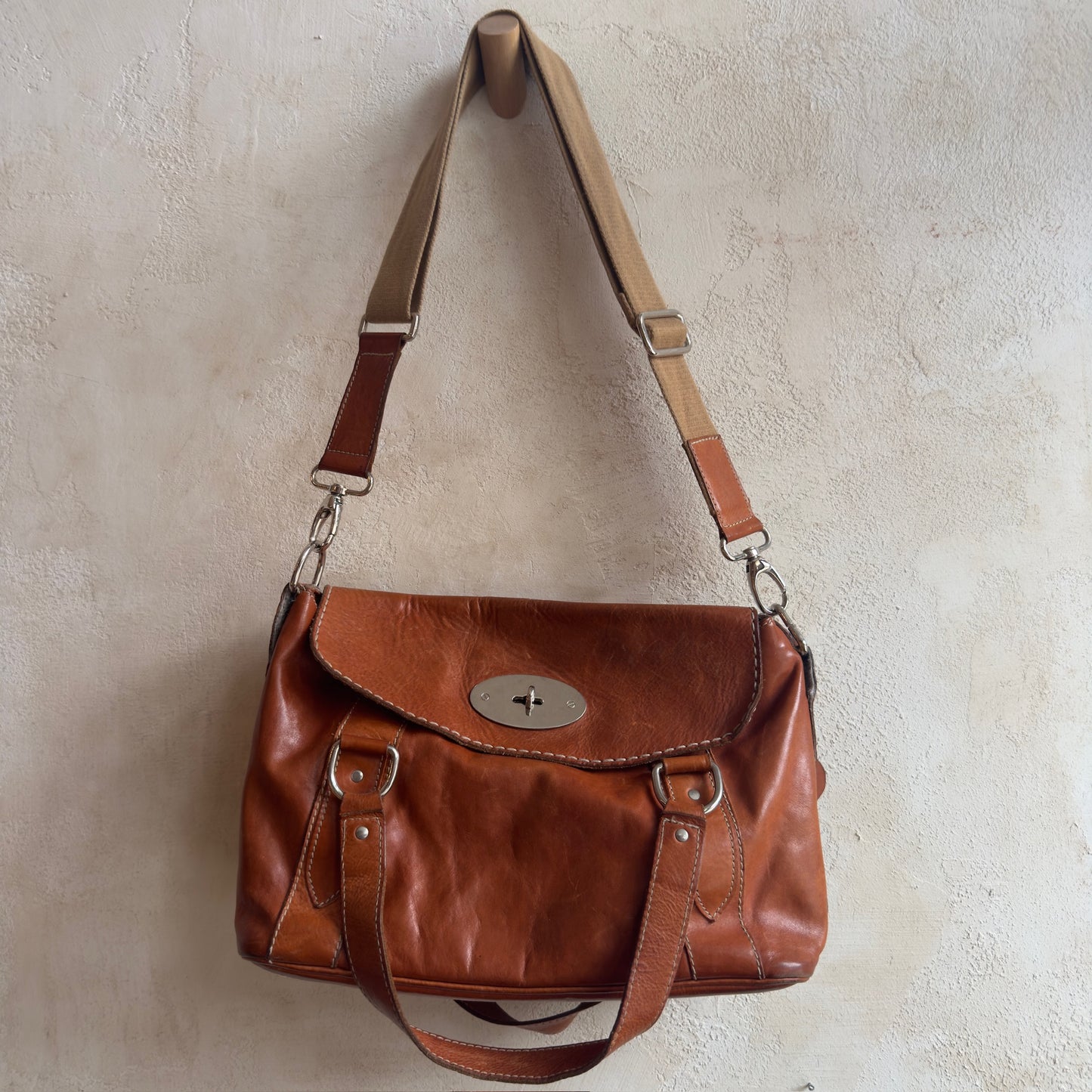 Vintage Tan Roots Bag