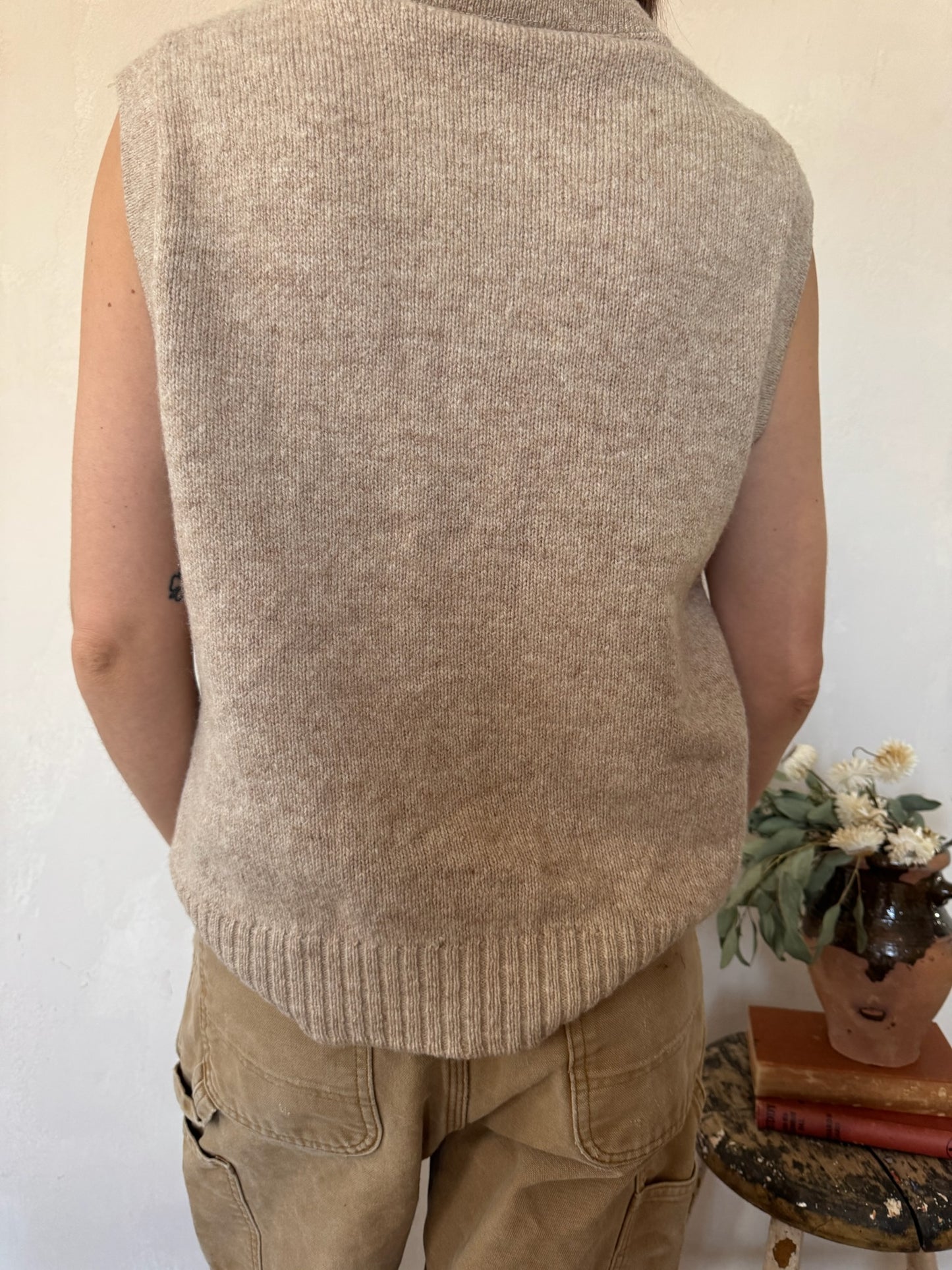 Oat Knit Vest